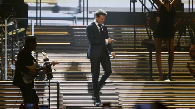 Luis Miguel salió al escenario con mucha energía y sonrisas para el público de la CDMX