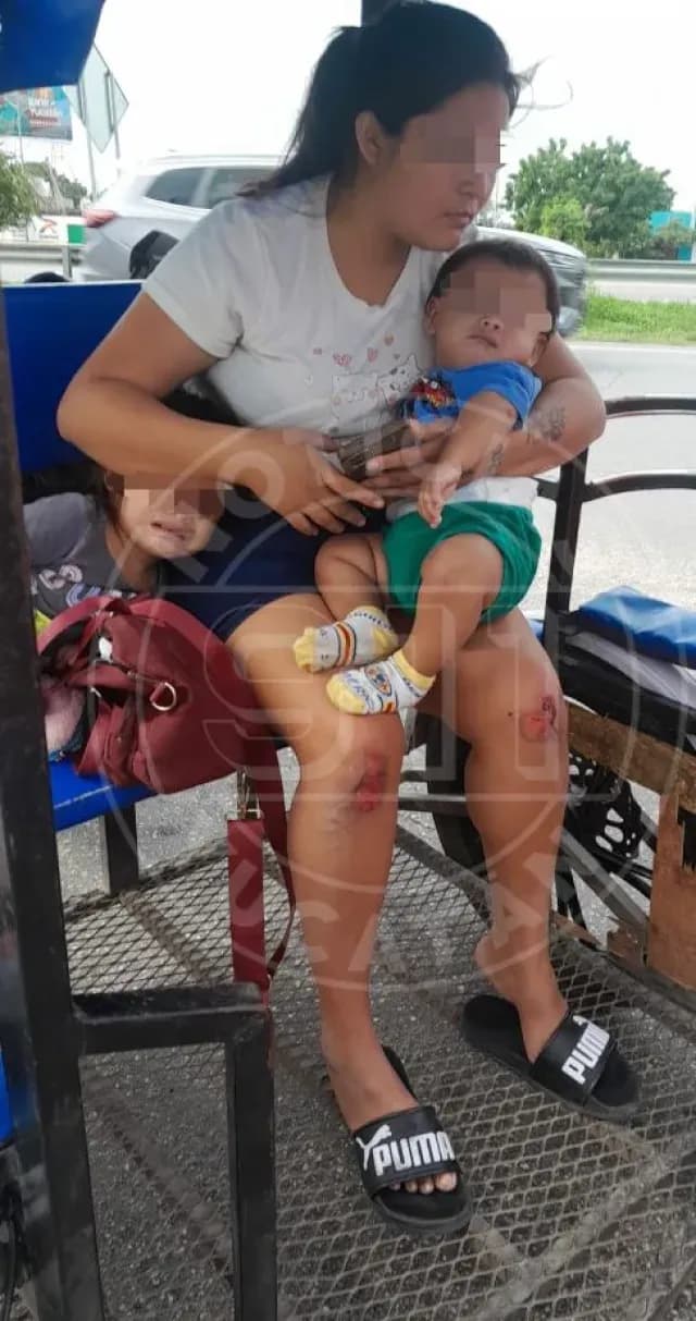 Auto Impacta a Mototaxi y Mujer e Hijos Salen Volando en Yucatán