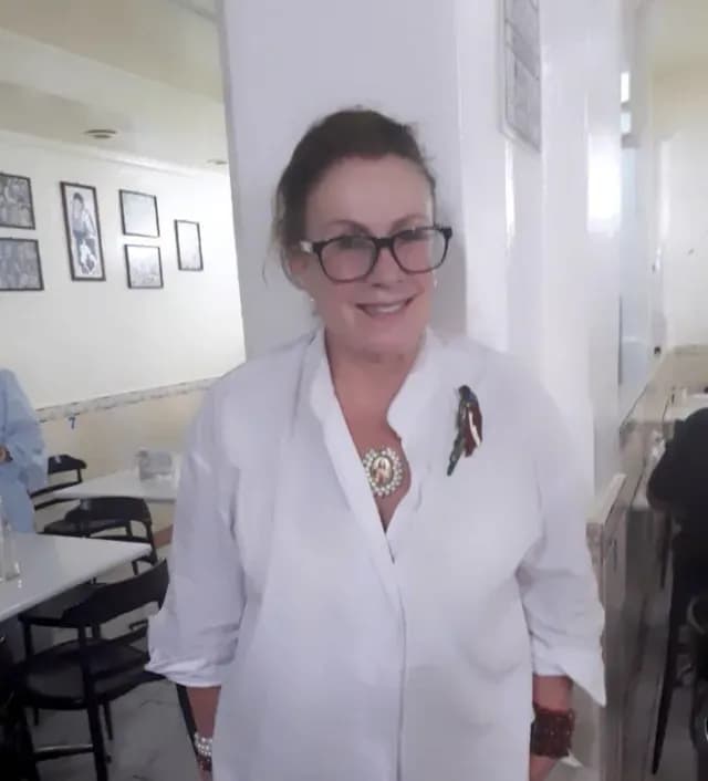 Laura Zapata, hermana de Thalía, en La Tonina