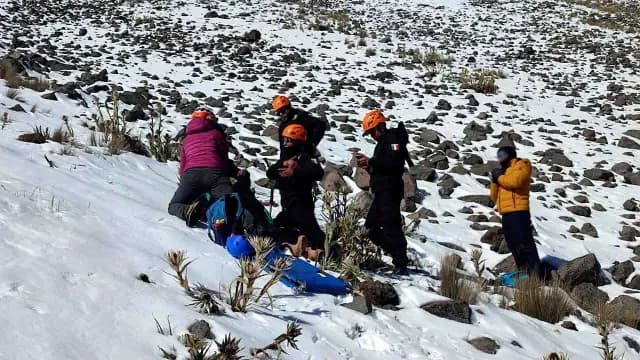 En el Nevado de Toluca 4 personas tuvieron caídas y lesiones, fueron auxiliadas.