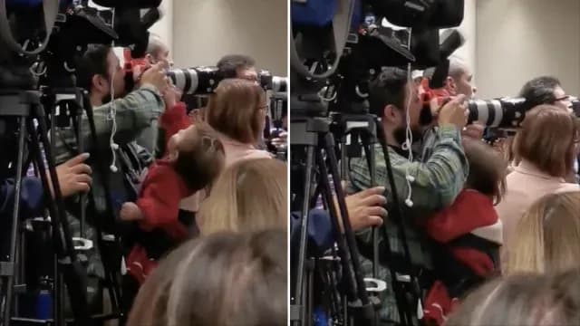 Papá fotógrafo llevó a su bebé a la FIL de Guadalajara