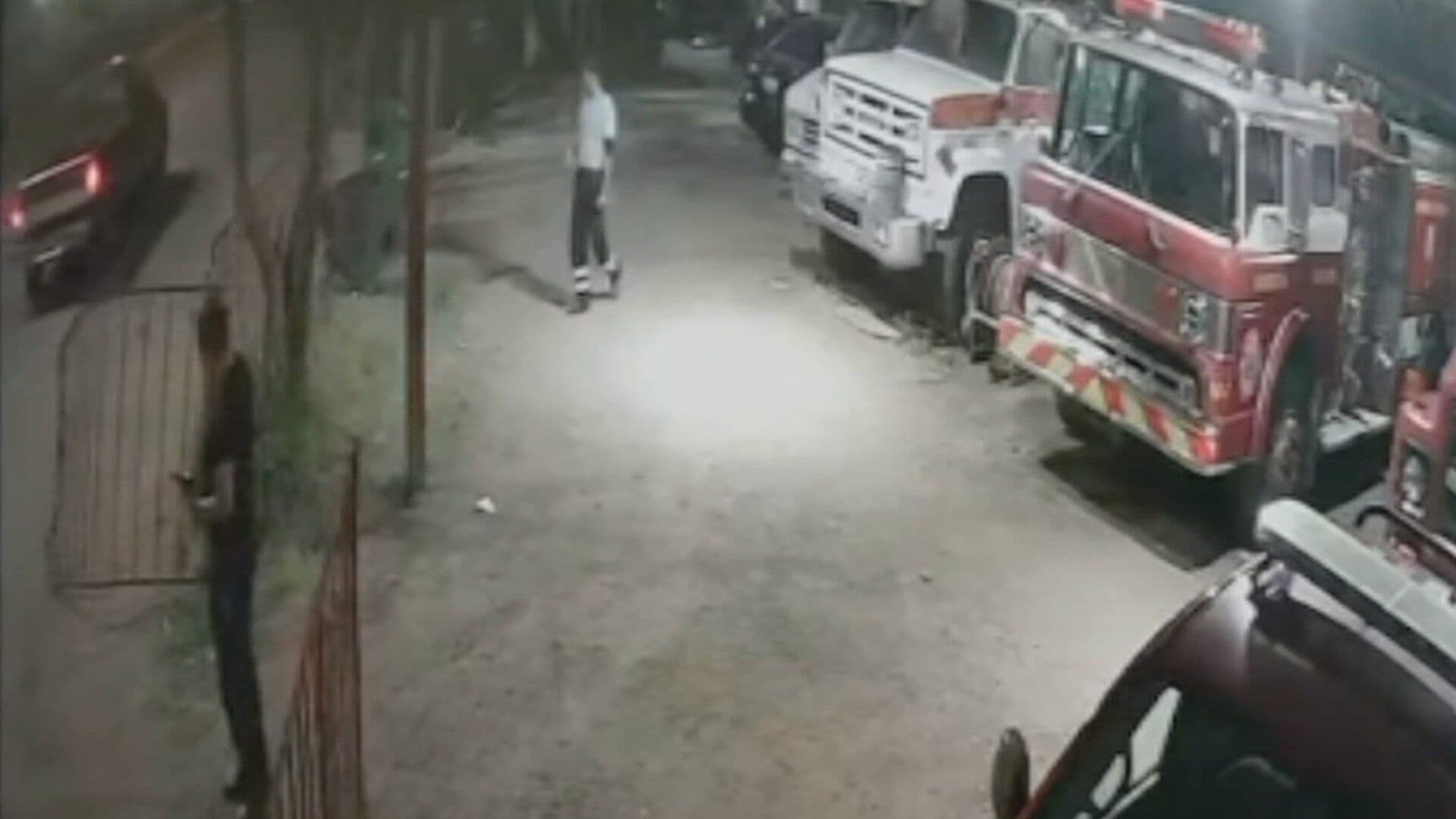 Captan Choque de una Camioneta Contra la Reja de Bomberos en Juventino Rosas Guanajuato