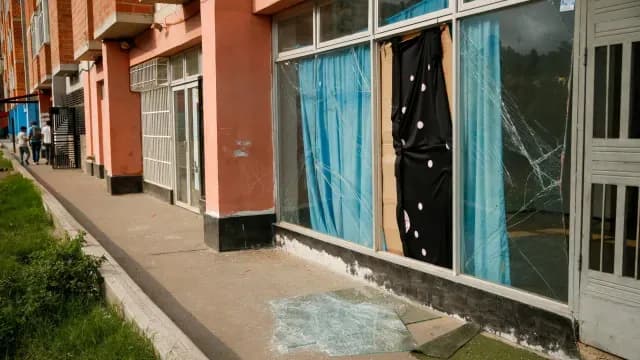 Cristales rotos tras los bombardeos en Venezuela