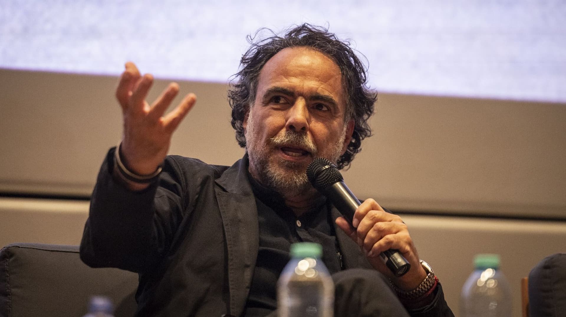 Alejandro González Iñárritu Viaja a México a Presentar Libro Conmemorativo de “Amores Perros”