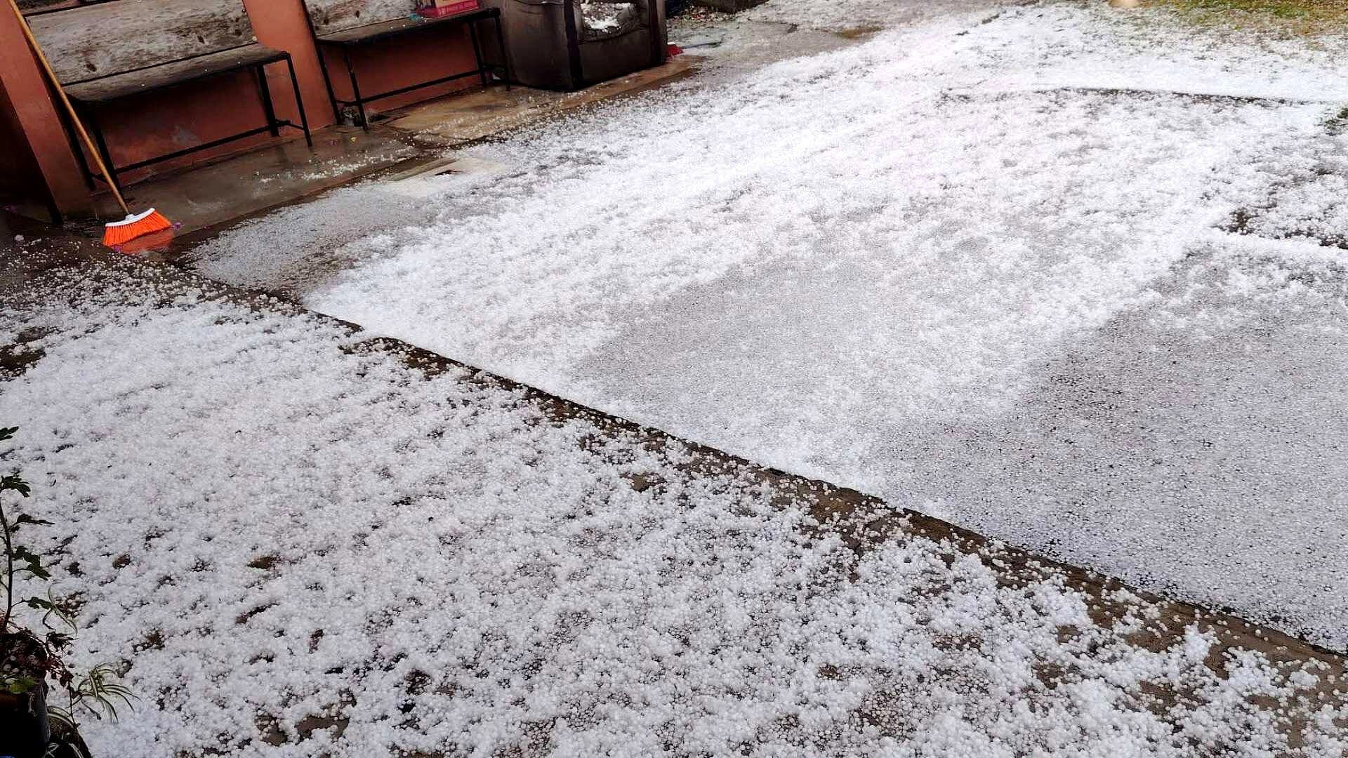 Granizada Cubre de Blanco Casas y Negocios en la Alcaldía Milpa Alta en CDMX