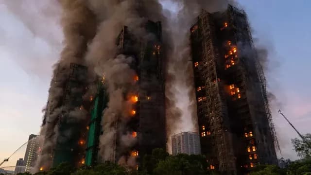 Imágenes del Incendio en Complejo de Hong Kong. Foto: EFE