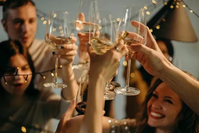 La gente no está de ánimo de celebrar con champaña