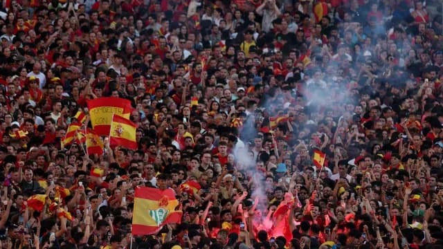 La plaza Cibeles lució abarrotada. Foto Reuters