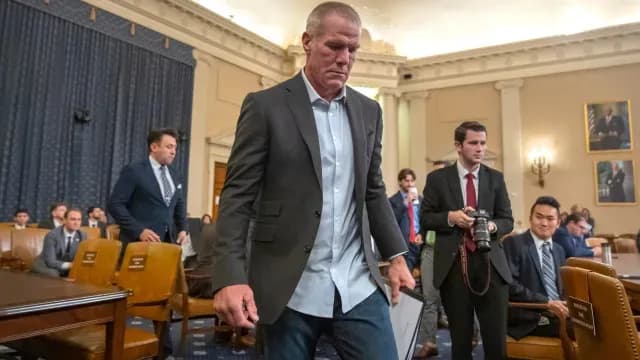 Favre acudió a declarar a un juzgado de Washington. Foto AP