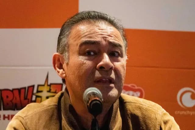 Mario Castañeda, voz de Gokú adulto, durante una conferencia de prensa