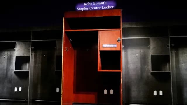 El locker que Kobe Bryant utilizó durante muchos años con los Lakers. Foto AFP