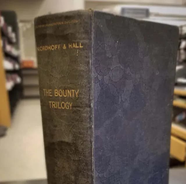 La trilogía Bounty, devuelvo a la biblioteca de Aberdeen, Washington