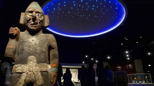 Parte de los objetos expuestos en Coyolxauhqui: El astro, la diosa, el hallazgo