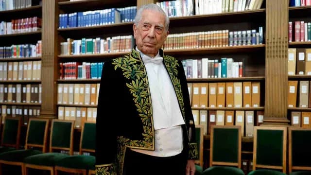 Mario Vargas Llosa, primer escritor hispano en la Academia Francesa