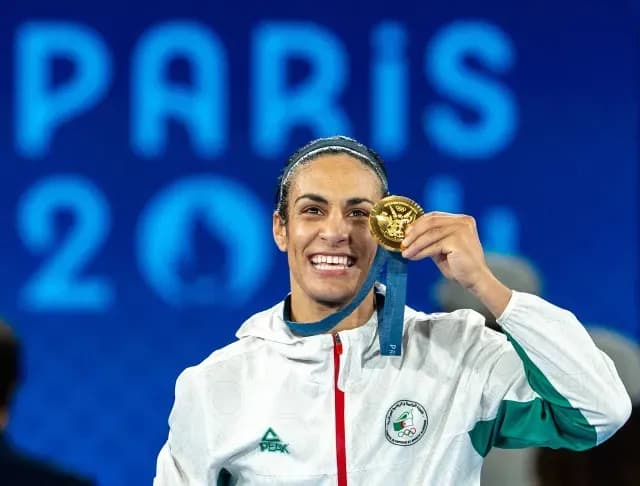 Imane Khelif tras ganar la medalla de oro en París 2024