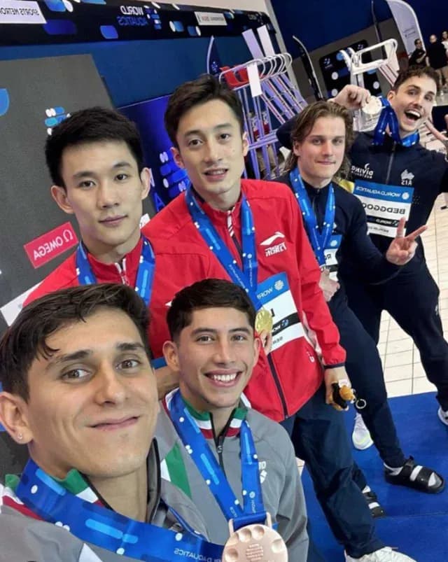 Diego Balleza y Randal Willars con los demás ganadores