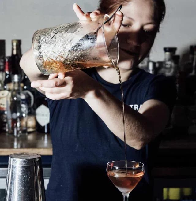 Bartender del Bar Baltra de la Ciudad de México