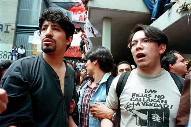 Alberto Pacheco " El Diablo" y Alejandro Echevarria " El Mosh" en un mitin