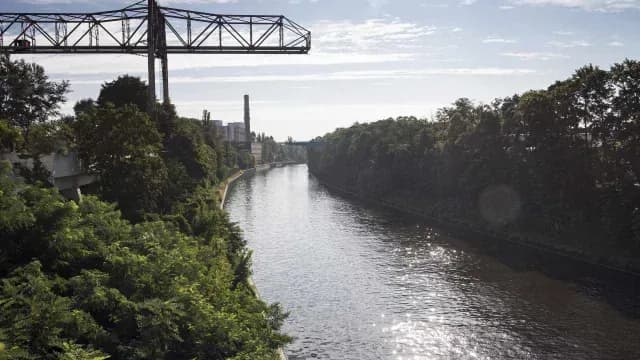Foto del canal Teltow, en Berlín, Alemania
