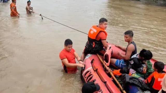 Guardia Costera de Filipinas realiza rescate en la ciudad de Bacarra