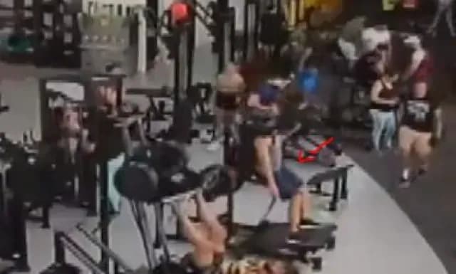 Hombre es Aplastado por Máquina de 150 Kilos en Gimnasio