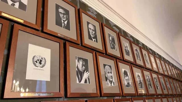 retratos de los ganadores del Premio Nobel de la Paz en el Instituto Noruego del Nobel en Oslo.