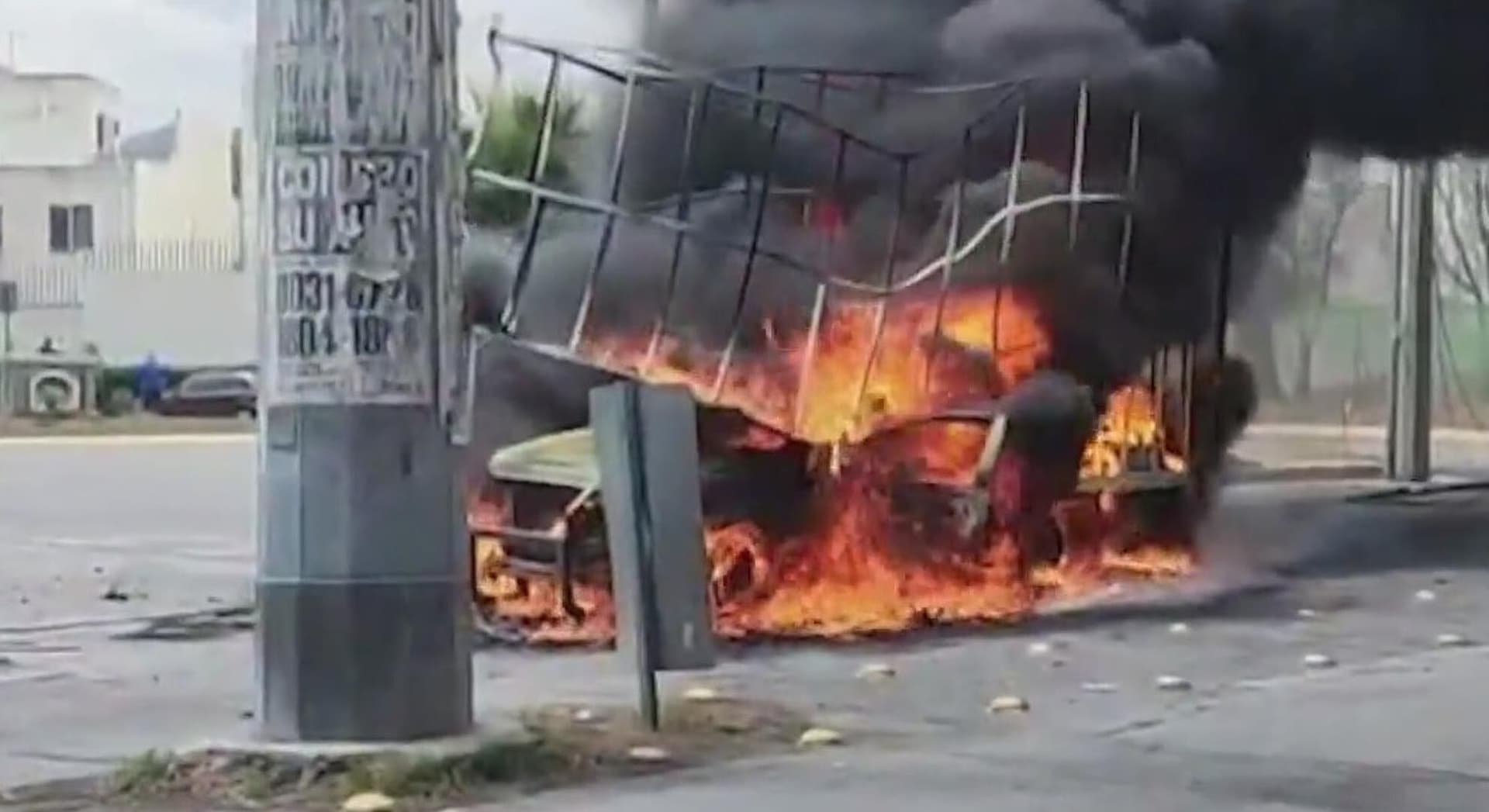 Se Incendia Camioneta Cargada de Cartón en Zona de Estanzuela