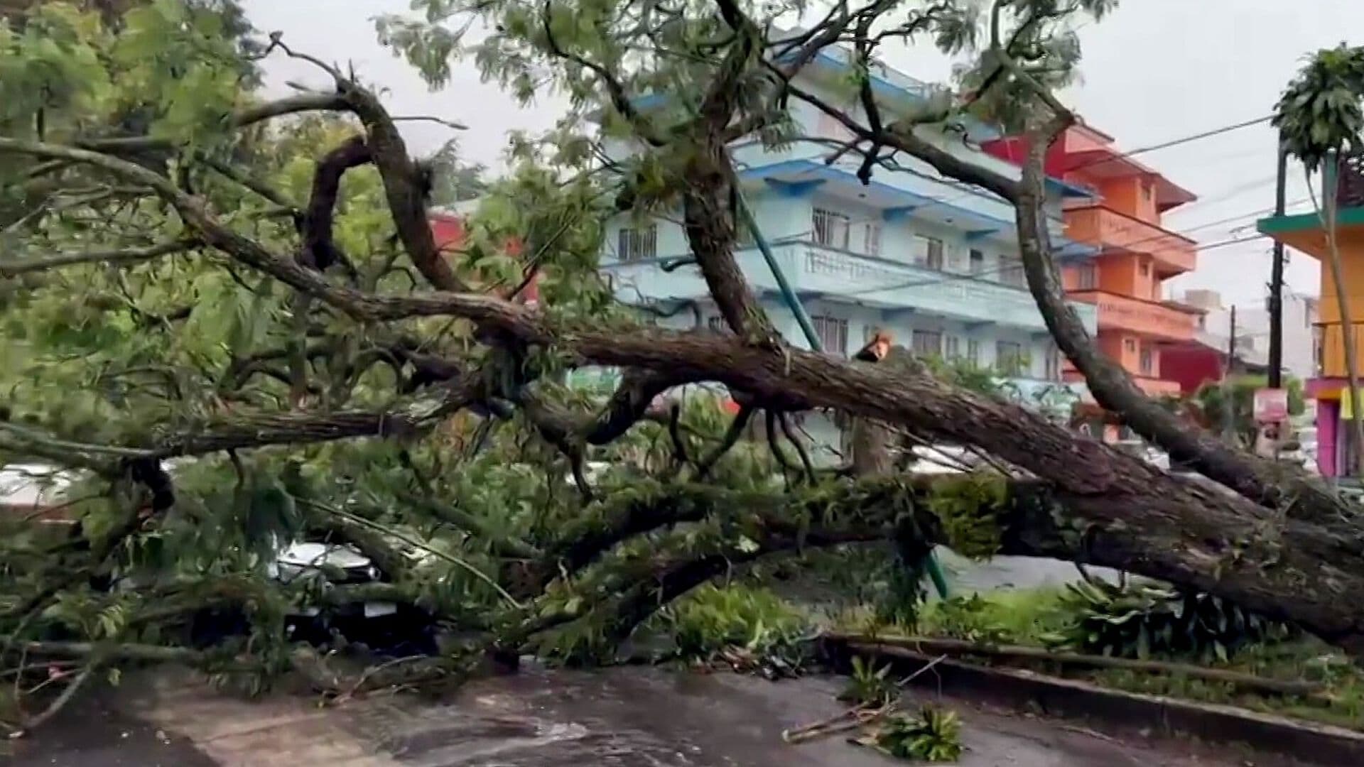 Fuerte Lluvia Deja Varias Afectaciones en Veracruz; Lluvias Seguirán Hasta Domingo