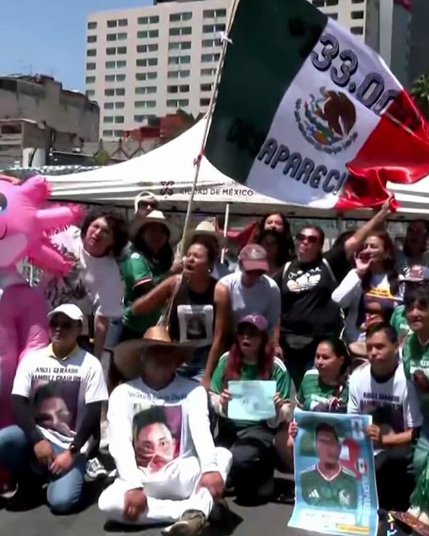 Familias de Desaparecidos Jugaron Cascarita en Paseo de la Reforma CDMX