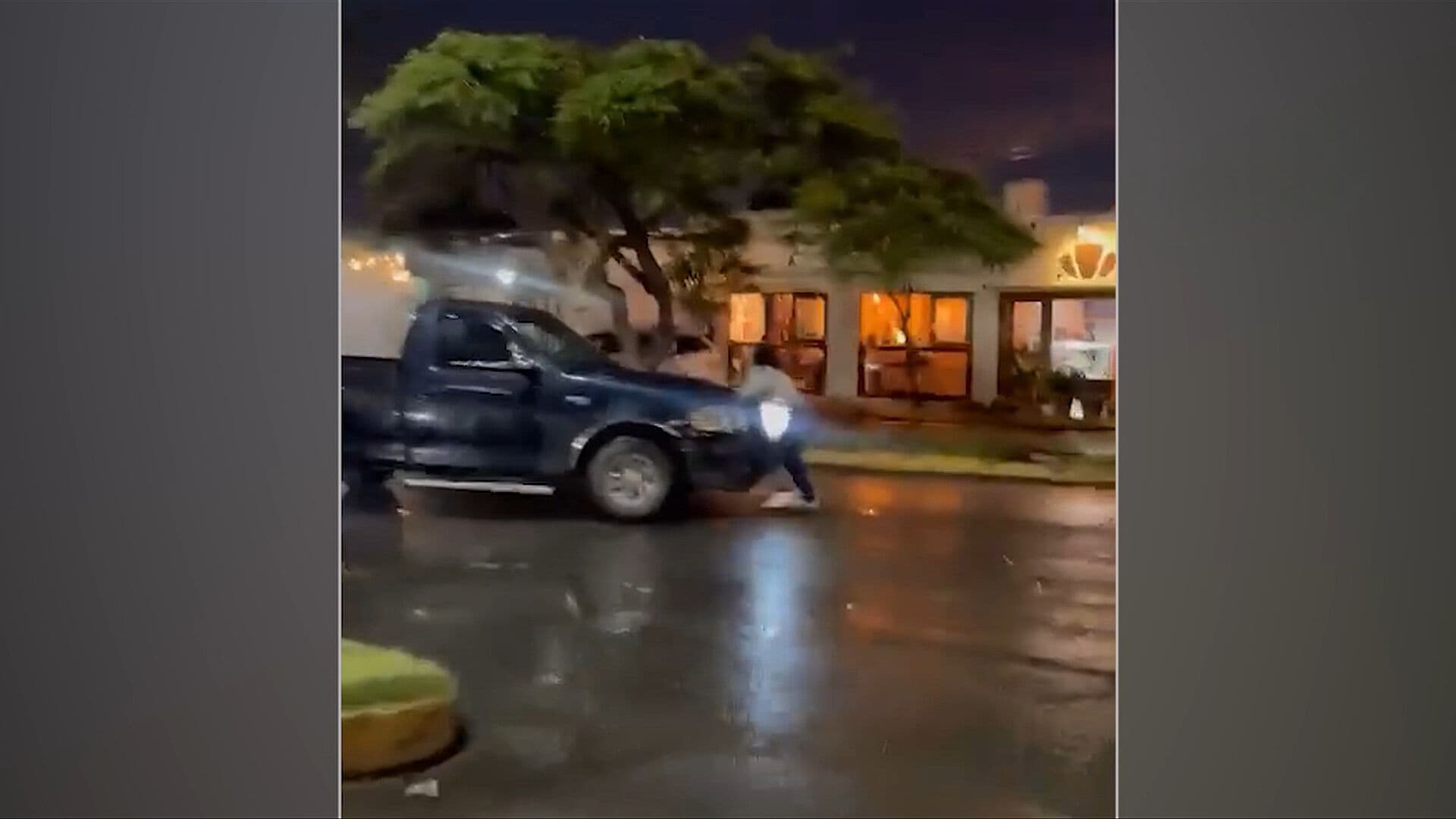 Continúa la Búsqueda del Conductor de Camioneta que Atropelló a una Mujer en Puebla