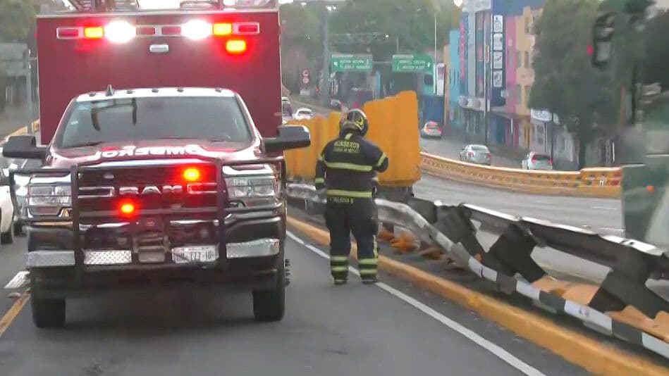 ¿Qué Pasó en Circuito Interior Hoy? Caída de Paleta Antideslumbrante Afecta Vialidad