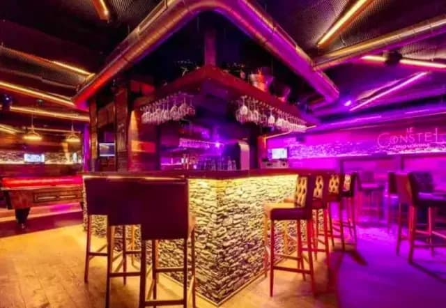 Bar Le Constellation, ubicado en Suiza, donde murieron 40 personas
