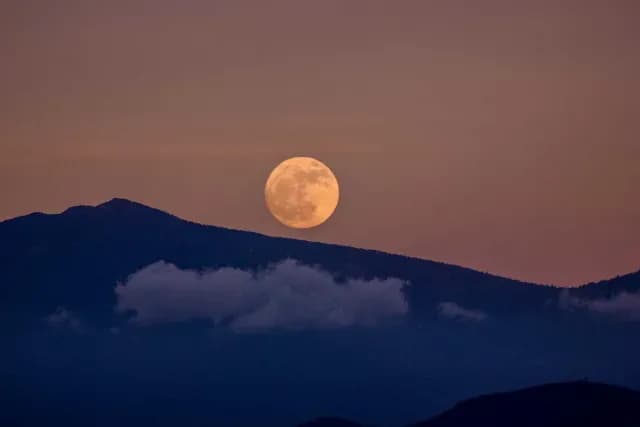 La Luna de Lobo llegará el 3 de enero del 2026