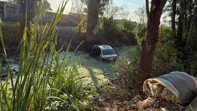 Automovilista cae a canal. Foto: N+