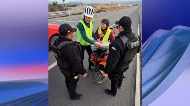 Pareja de Ciclistas de Holanda Recorren Carreteras de Tamaulipas