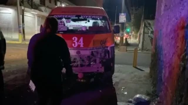 Accidente de transporte público con camioneta en Tehuacán. Foto: Facebook Motored Tehuacán