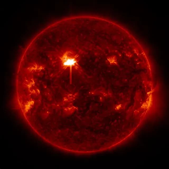 La NASA ha seguido la actividad de la zona activa 4366 en el Sol