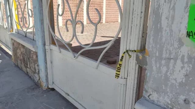 Escena del crimen donde murió un joven frente a iglesia de Puebla. Foto: N+