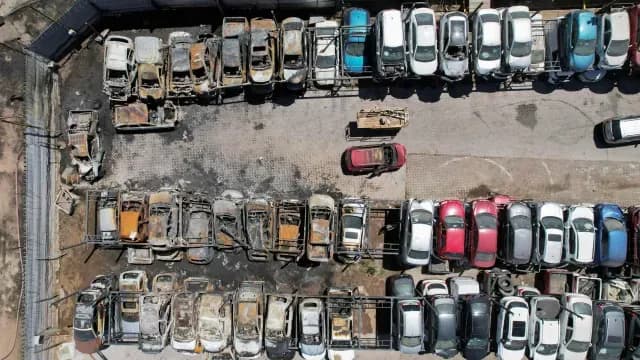 Daños en autos tras incendio y explosión de una pipa de gas en Chile. Foto: Reuter