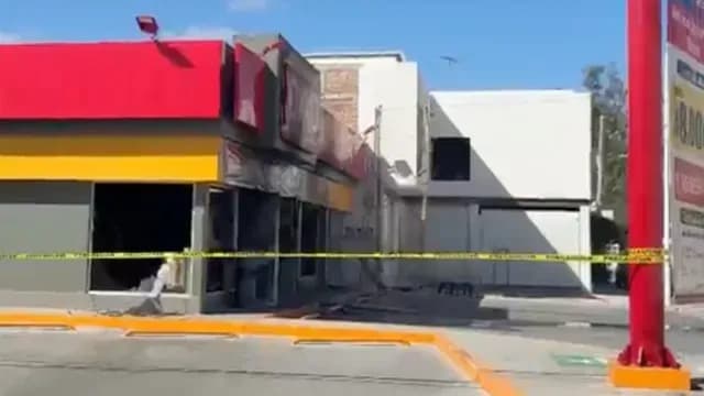 Varios establecimientos fueron quemados en más de 10 municipios. Foto: N+