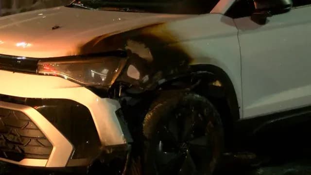 Vehículo quemado en Guadalajara. Foto: N+