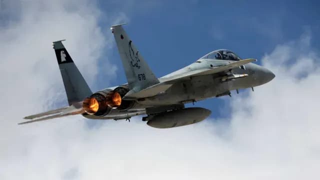 El misil Gorrión Azul de Israel se lanzó desde un avión F15