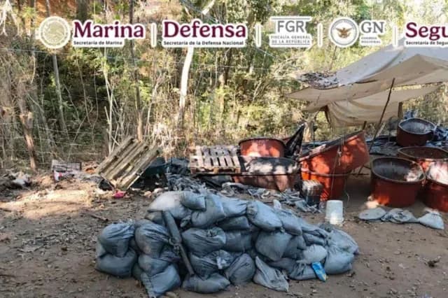 Laboratorio clandestino en Guerrero. Foto: Defensa