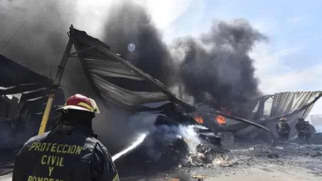 Sofocan incendio en Tlaquepaque. Foto: Protección Civil