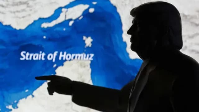 Imagen con silueta de Donald Trump en conflicto con Irán. Foto: Reuters