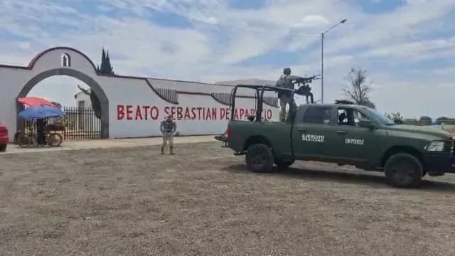 Ejército Mexicano resguarda el panteón donde fueron encontrados restos humanos. Foto: N+