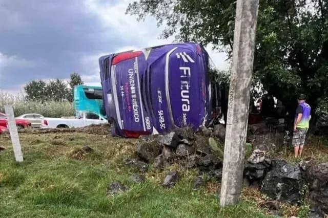 Accidente vehicular en México-Querétaro