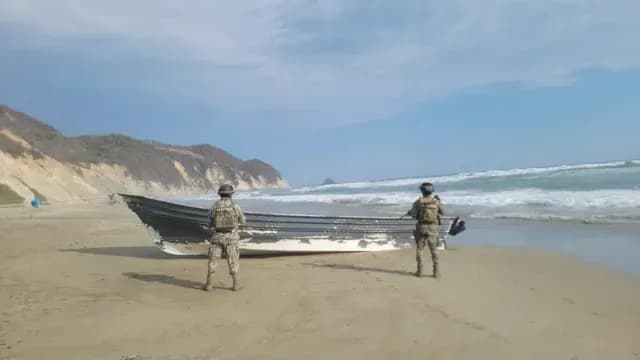 Narcolancha frente a costas de Michoacán