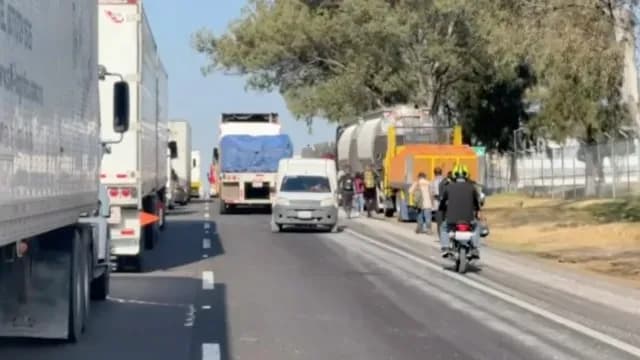 Conductores tomaron otras vías alternas para evitar el bloqueo. Foto: N+