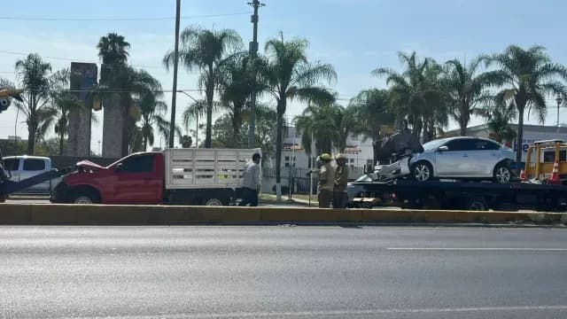 Autoridades retiran los vehículos involucrados de la zona. Foto: N+